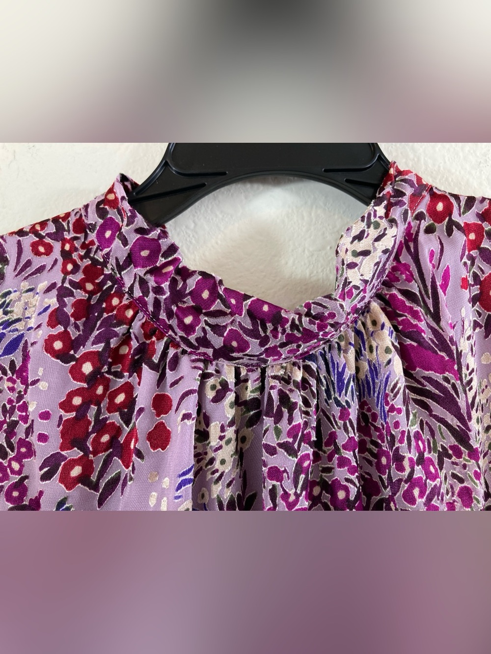 White House Black Market Lavender Floral Sleeveless Top Size S Velvet Burnout - Picture 3 of 12